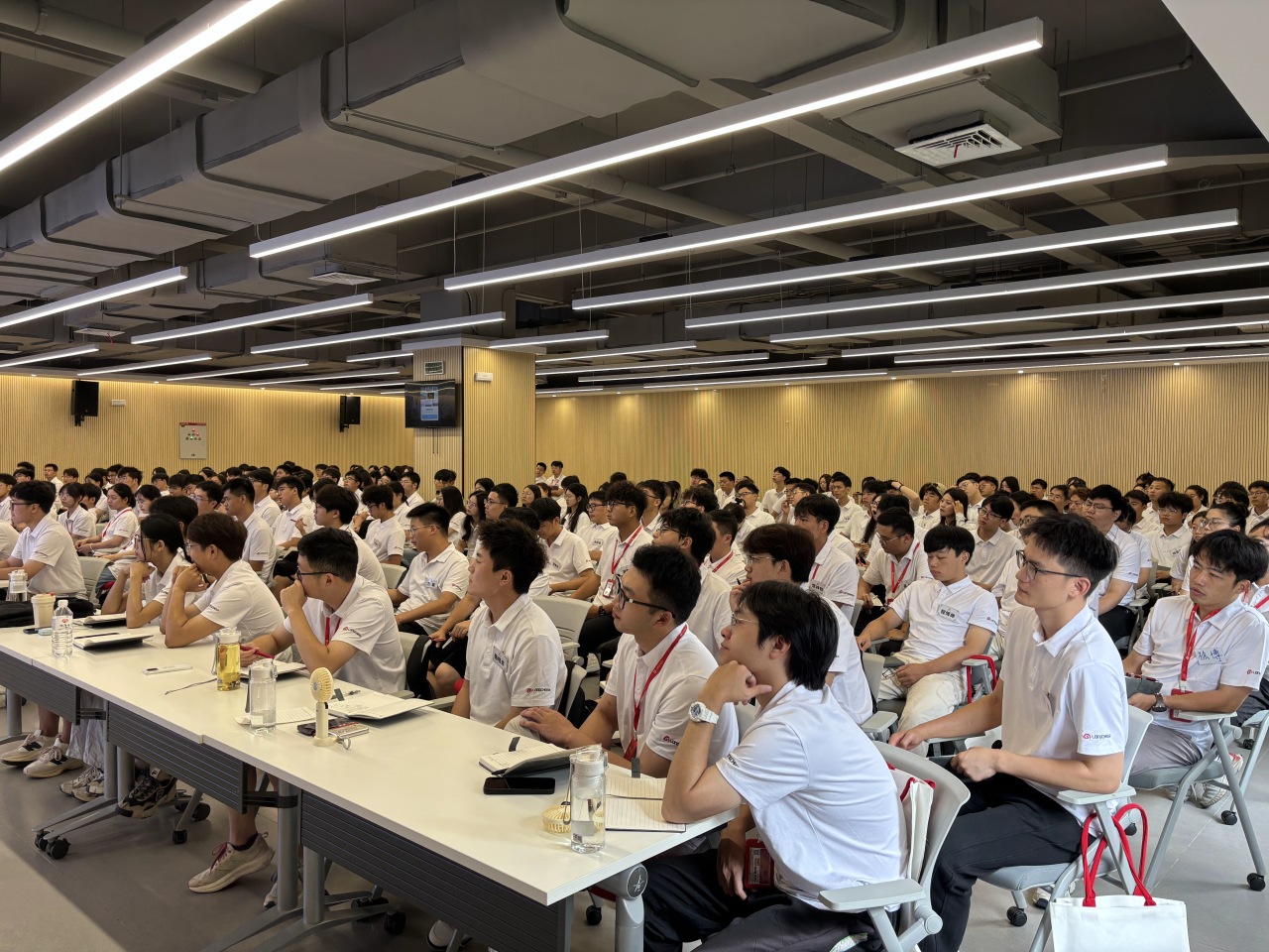 Newcomers check in! The 25th cohort of 